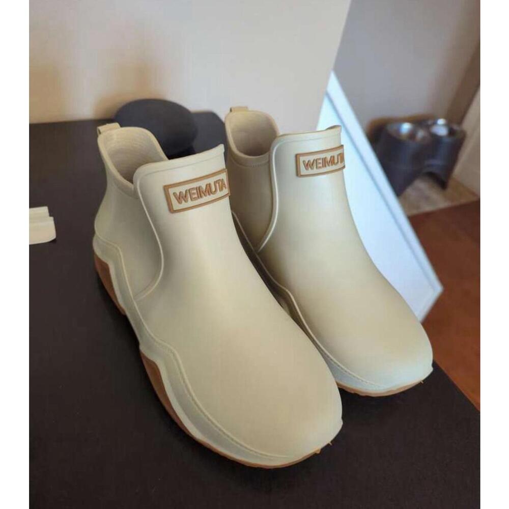 rain boots